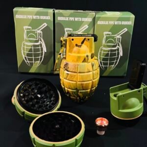 Granada Pipa + Grinder (Color al azar)
