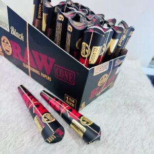 Raw - 6 Conos Classic Black 1 1/4 Por Paquete | 32 Paquetes Por Caja