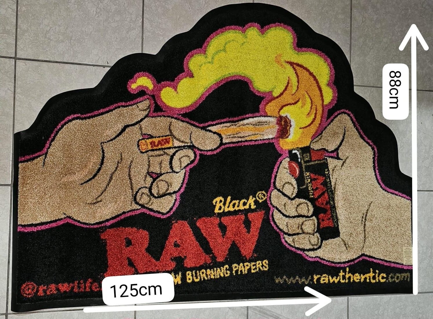 Raw Tapete | Black Slow Burning | ( 128cm x 88cm)