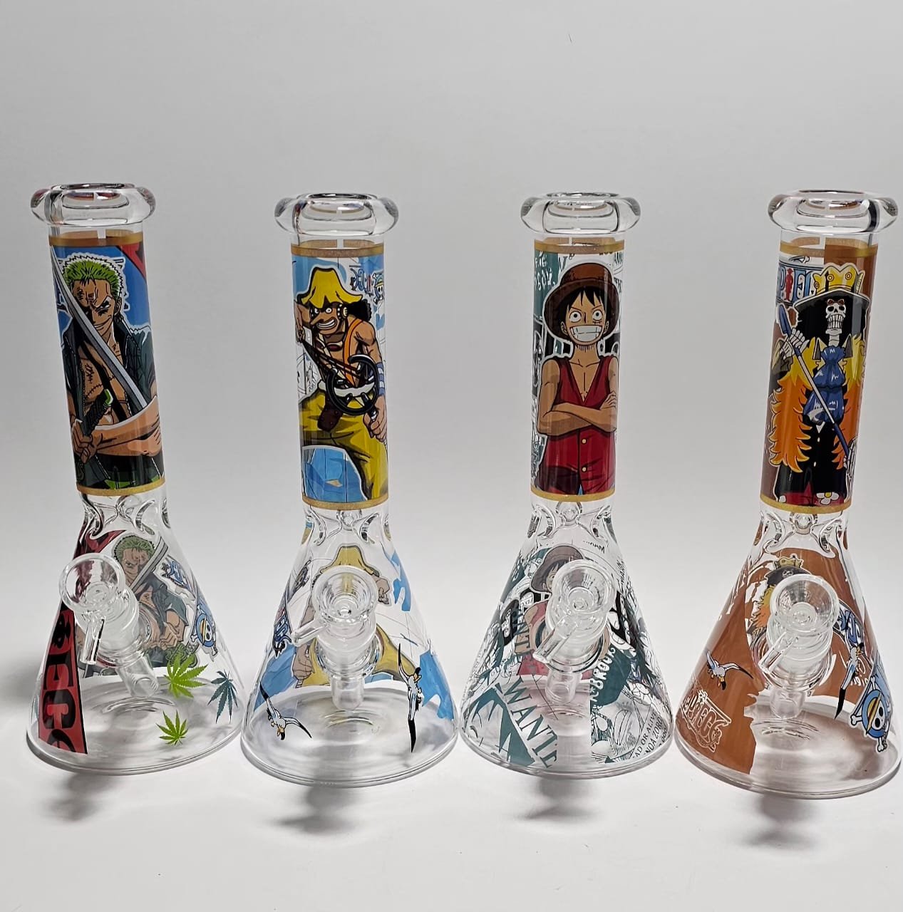 “25cm” Bongs D/Vidrio - Estampado “Piratas” | Tipo Beaker | Modelo al azar